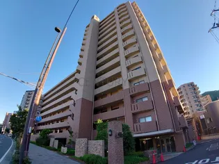 キングレジデンスラ・セーヌ宝塚【7階】の外観