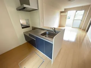 ウエスト フィールド A棟【1階】のキッチン