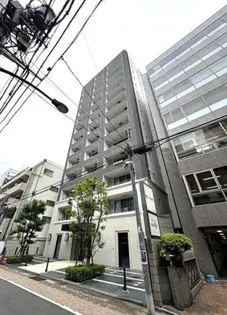 東京都新宿区新宿1【マンション】の外観