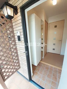 カーサ フィオーレ【1階】の玄関