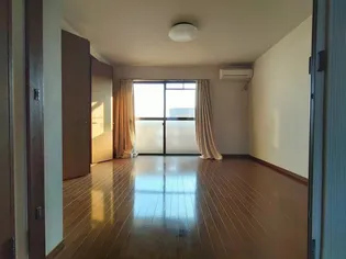 グリーンハイツ札元【3階】の居間