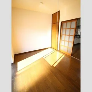 タクラヴィラB【2階】の居間