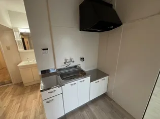 ドミールサニー緑町3号棟【4階】のキッチン