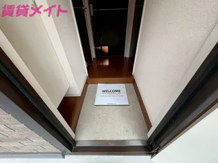 モナリエ栄【1階】の玄関