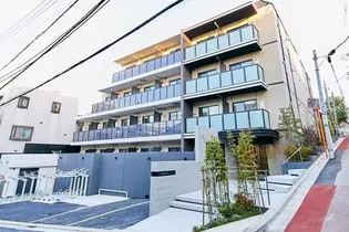 東京都新宿区若葉1【マンション】の外観