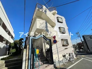 マンションパール世田谷【3階】の外観