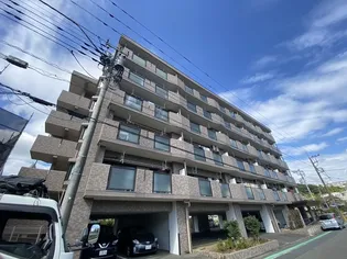 東京都多摩市豊ヶ丘1【マンション】の外観