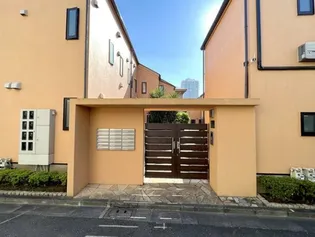 東京都中野区新井1【アパート】の外観