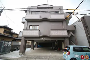 コーポルーシアール【3階】の外観