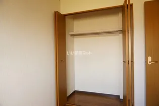 サンヒルズII【2階】の内装