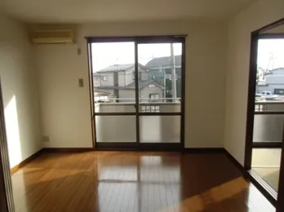 ラフィネ錦野D【2階】の居間