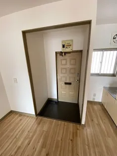 シティハイツインリバー【1階】の玄関