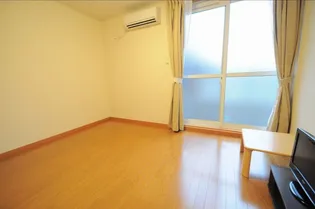 LU SHINA【2階】の内装