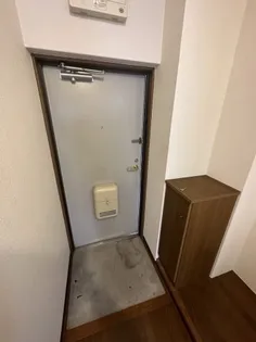 マンションHINO【2階】の玄関