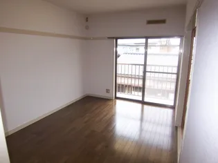 ヴァンテアンB【2階】の居間