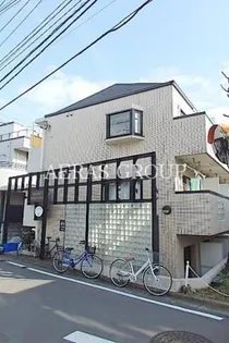 クレッセント三軒茶屋【2階】の外観