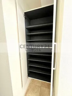 ピーノ グランデ【3階】の玄関