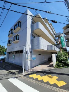 ホワイトシャトレ-【2階】の外観