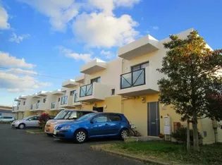 プレザントタウン B棟の外観