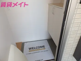 ウィステリア A【1階】の玄関
