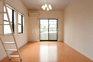 アークエステート23【1階】の居間