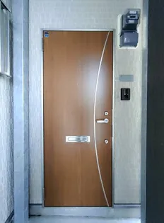 ロータス B棟【1階】の玄関