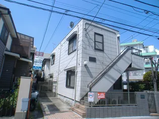 メゾン港【2階】の外観