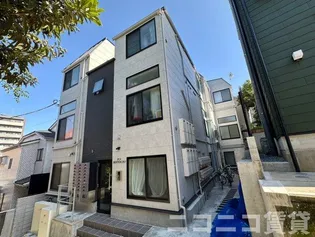 東京都新宿区弁天町【アパート】の外観