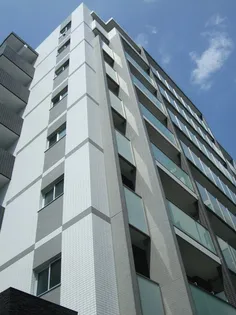 東京都荒川区東日暮里2【マンション】の外観