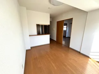 パークサイド上杉公園【2階】の居間