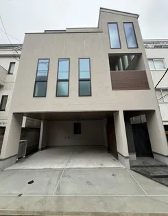 東京都港区南青山1【一戸建】の外観