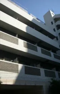 ラグジュアリーアパートメント本郷【4階】の外観