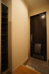 フォンテーヌA棟【1階】の玄関