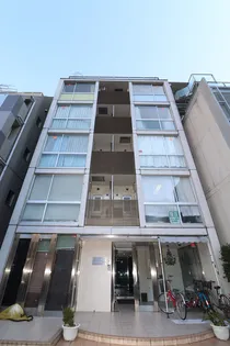 クインズビル【3階】の外観