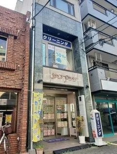 駅前ビルの画像