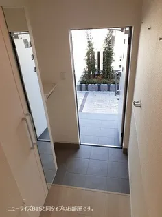 ファミリーベース梟【2階】の玄関