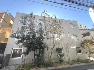 東京都新宿区西新宿4【マンション】の外観