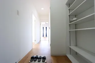 セレスティアル新居浜【5階】の玄関