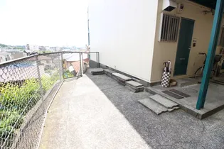 エステートハイツ【2階】の玄関