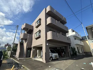 ユーロード747【3階】の外観