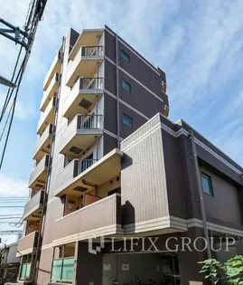 ベルグレード【3階】の外観