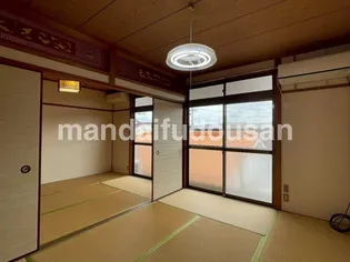 ベルハウス【2階】の居間