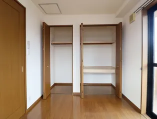 ロイヤルプレイス010【4階】の内装