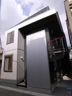 東京都新宿区富久町【アパート】の外観