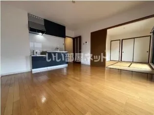 リバーサイド下田B【2階】の居間