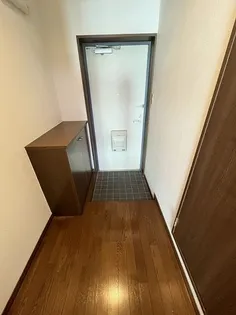 エール白須賀【3階】の玄関