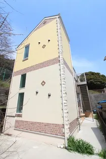 神奈川県横浜市神奈川区栗田谷【アパート】の外観