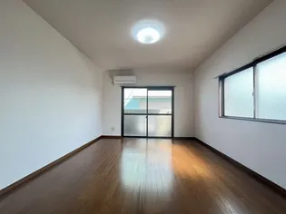 エール白須賀【2階】の居間