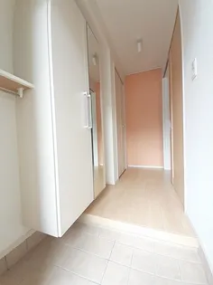 ズューデン B【1階】の玄関