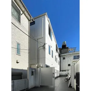 プランドール東新宿【2階】の外観